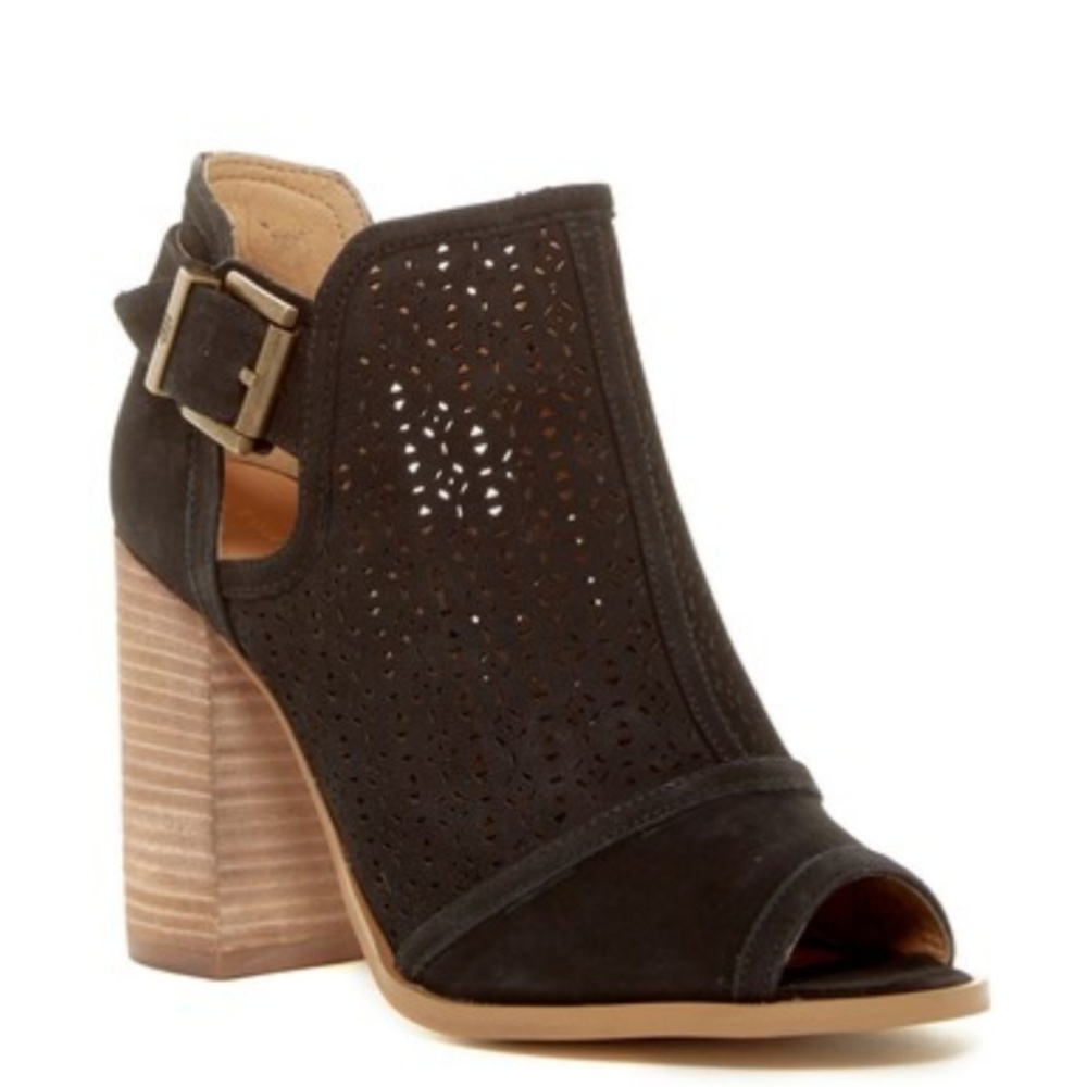 ⬇️$58 Tommy Hilfiger Prema Black Ankle Booties NEW